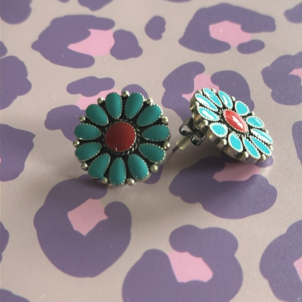 Floral Earrings - Picture 3 of 4